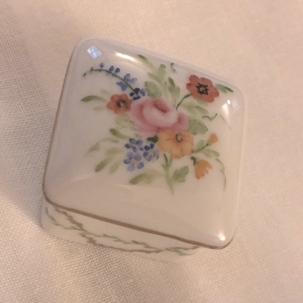 LIMOGES hand painted pill/Toothfairy box